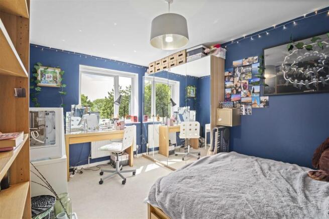 bedroom1.jpg