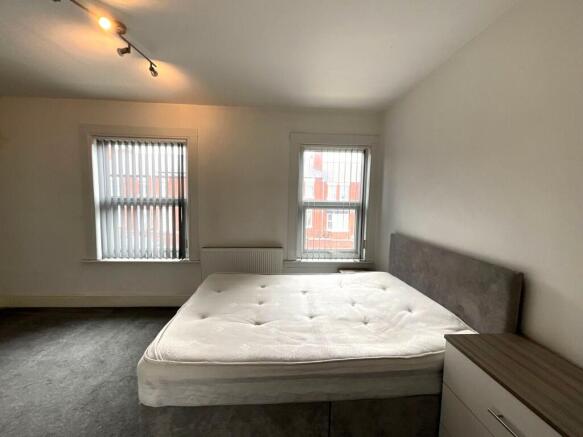 5 bed Terraced to rent Image 4