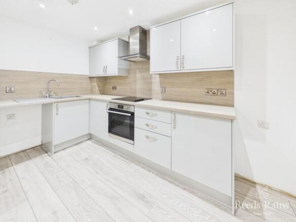 2 bed Apartment for sale Image 5