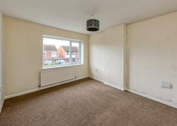 10 Lime Tree Gardens-bed1.jpg