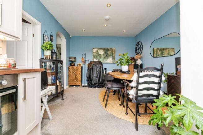 3 bed Semi-Detached for sale Image 10