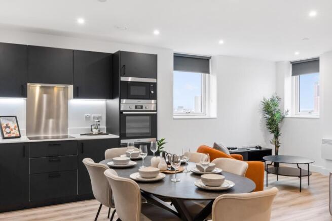 3 bed Flat to rent Image 5