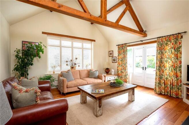 5 bed Detached for sale Image 5