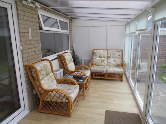 2 bed Detached Bungalow for sale Image 6