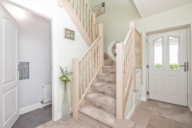 4 bed Detached for sale Image 11