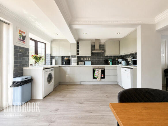 2 bed Terraced for sale Image 5