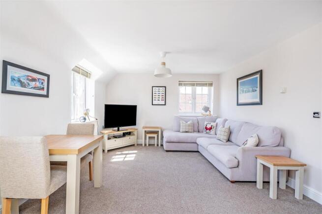 17 Foxley Drive_5.jpg