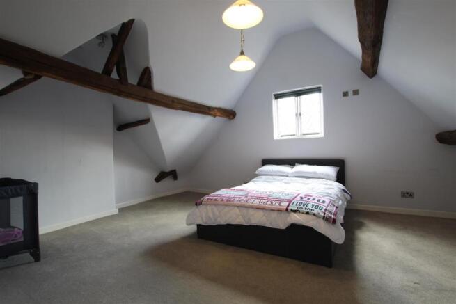Bedroom One (1).JPG