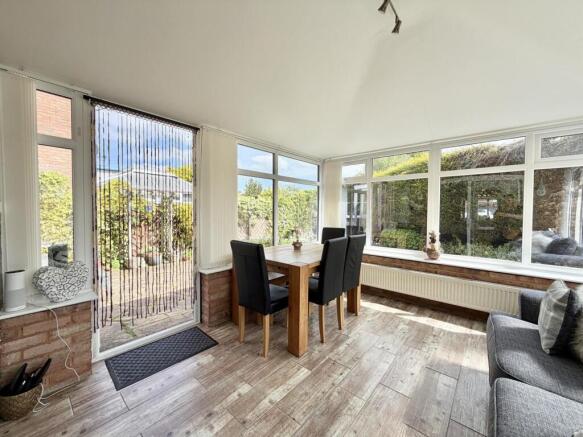 5 bed Detached for sale Image 11