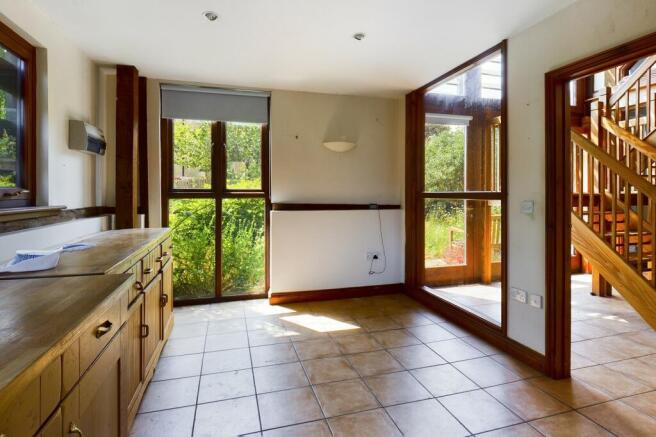 CAM00227P1-PR0553-STILL06
