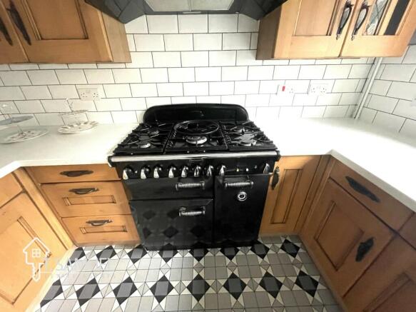 Kitchen 3.JPG