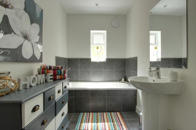 Bathroom (Family Bathroom)