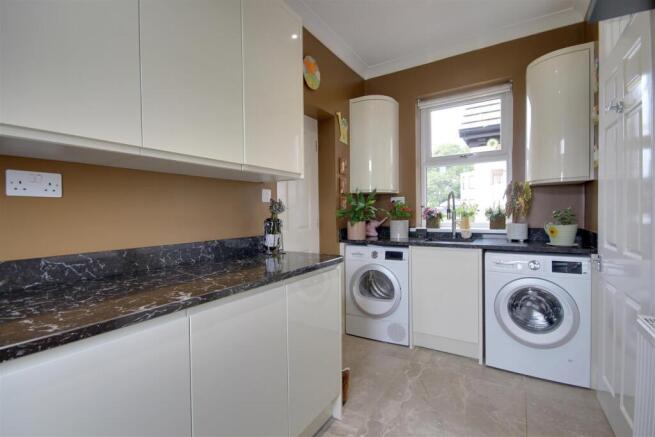 3 bed Detached Bungalow for sale Image 10