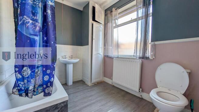 3 bed House for sale Image 11