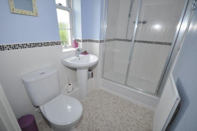 En-suite to bedroom