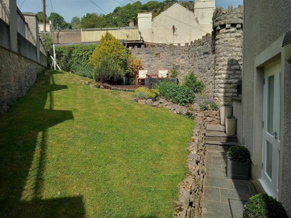 bodlondeb 16 garden.jpg