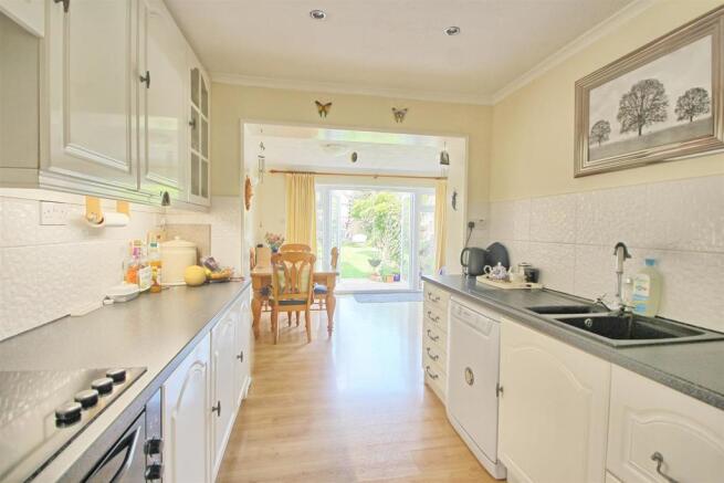 kitchen1.jpg