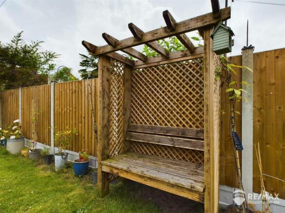 Rear Garden (2).jpg