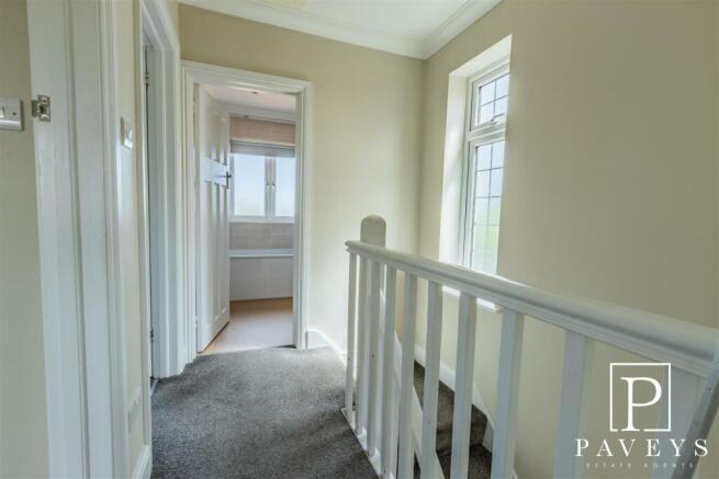 FIRST FLOOR LANDING