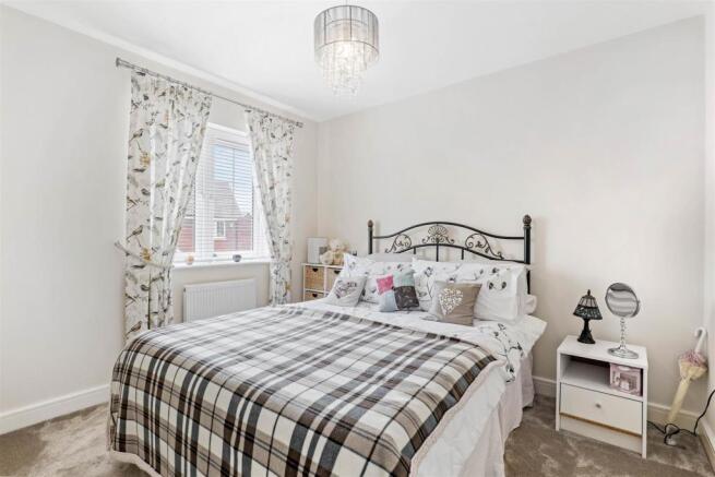 20 Gresley Way - bedroom 3.jpg