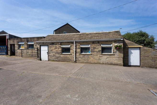 4 bed Detached for sale Image 9
