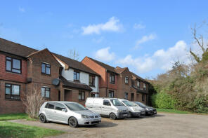 34, Gorringes Brook, Horsham RH12 5HH