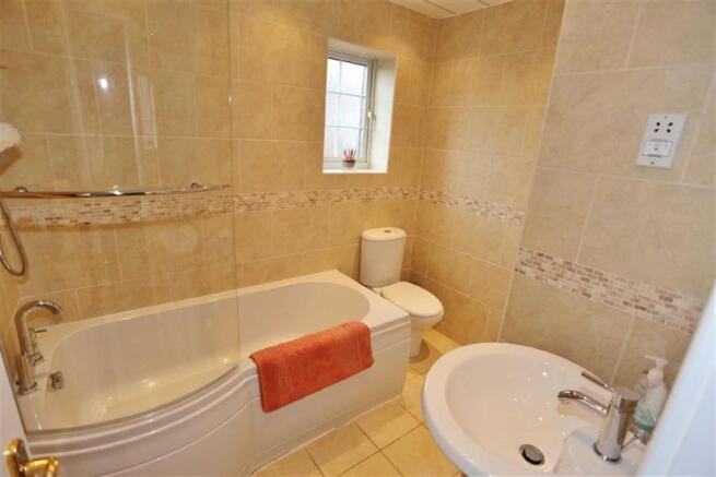 BATHROOM/WC