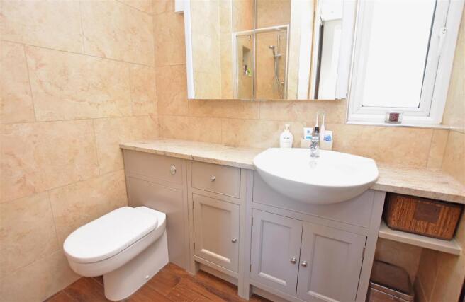 En-Suite Shower Room.JPG