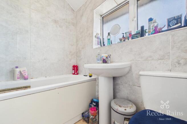 3 bed Semi-Detached for sale Image 8