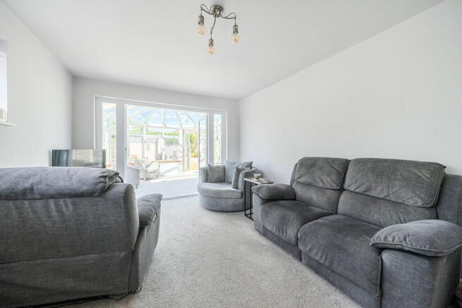 Pitman Close, Basingstoke RG22 6LX photo 4