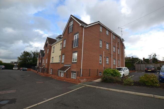 2 Bedroom Flat in WN6 0RL