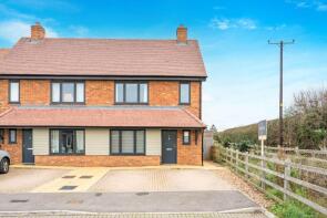 8, Stag Row, Aylesbury HP18 9GH