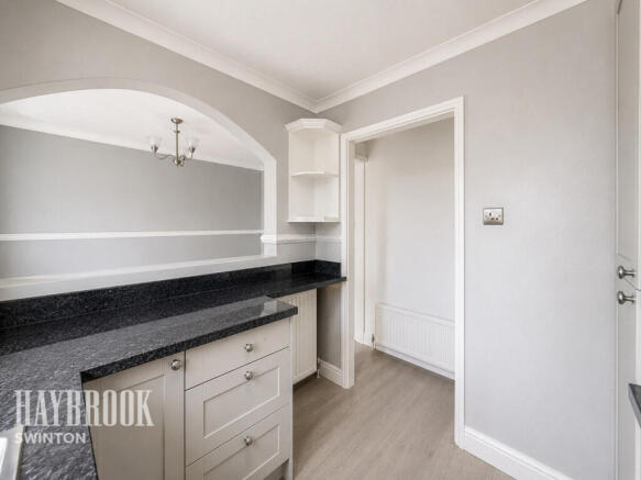 3 bed Semi-Detached for sale Image 6