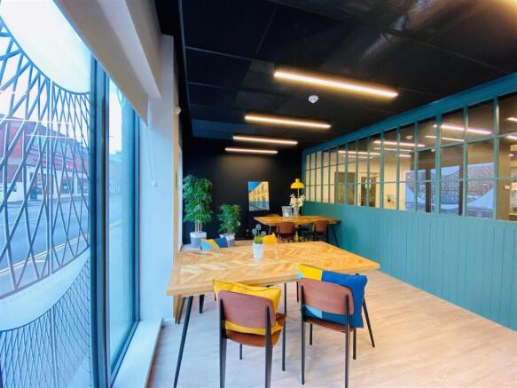 Studio to rent Image 12