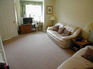 LOUNGE: