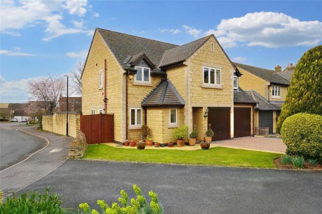 5 Mills Close