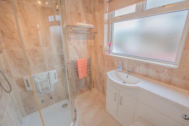 2 bed Bungalow for sale Image 11