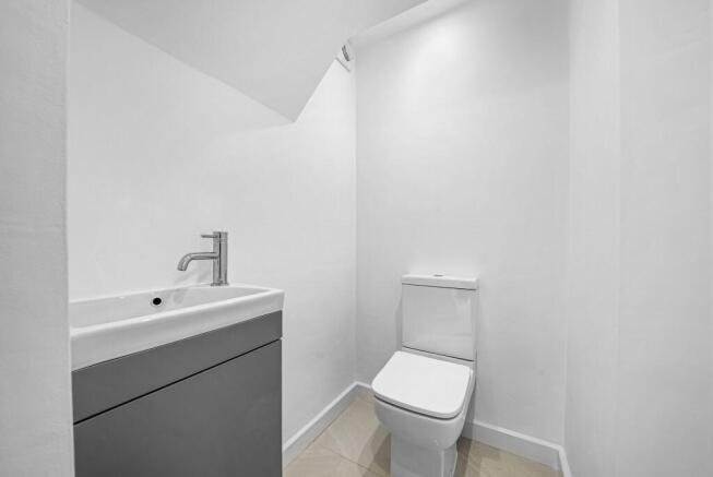 4 bed Semi-Detached for sale Image 10