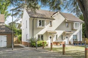 10, Mole Valley Place, Ashtead KT21 2PN