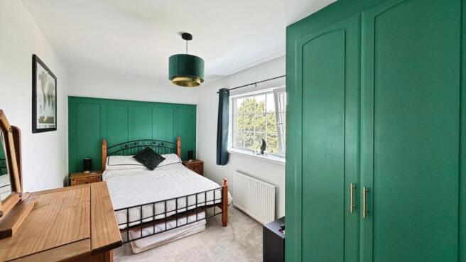 4 bed Detached for sale Image 11