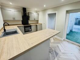 14, Heol Tregoning, Llanelli SA15 2BA