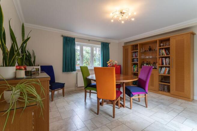 Heath Ride, Finchampstead, RG40 photo 5