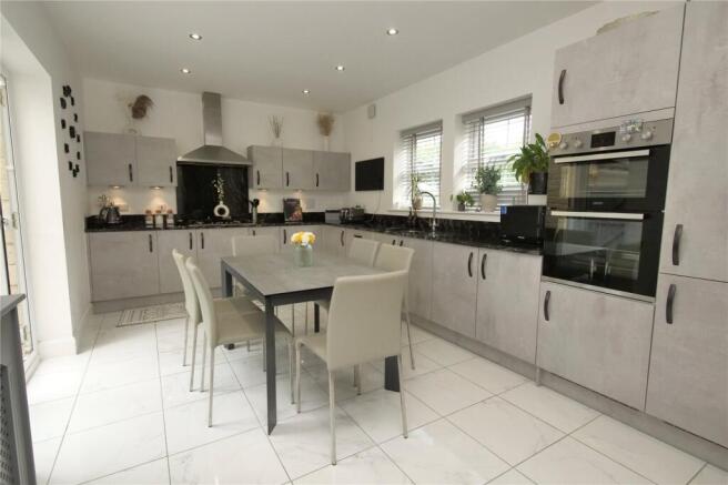 24 Close House Road, Skipton, North Yorkshire, BD23 6DN photo 4