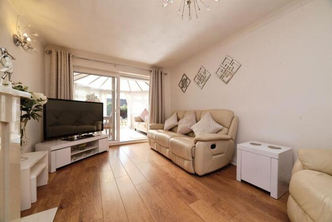 2 bed Semi-Detached Bungalow for sale Image 11