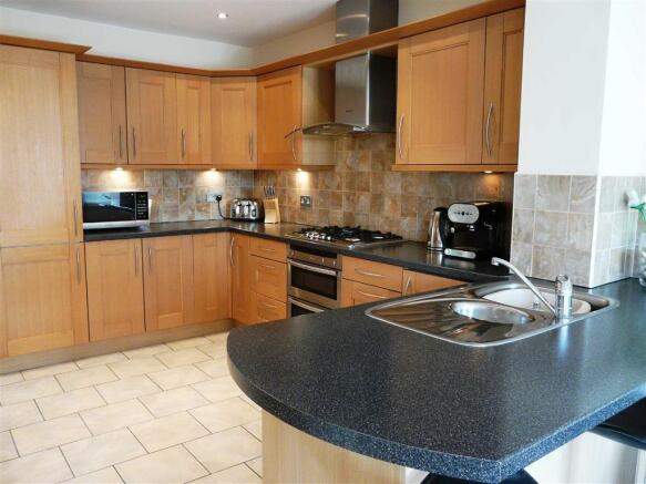 FITTED DINING KITCHE