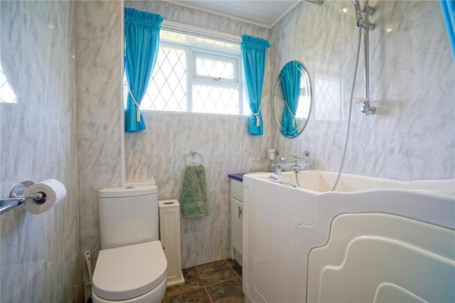2 bed Bungalow for sale Image 8