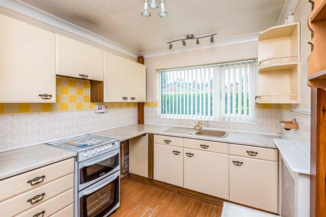 Kitchen: