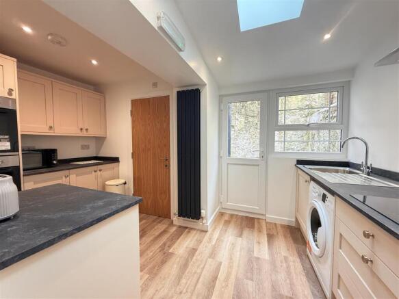 kitchen 1 .jpg