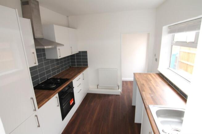 3 bed Terraced to rent Image 9