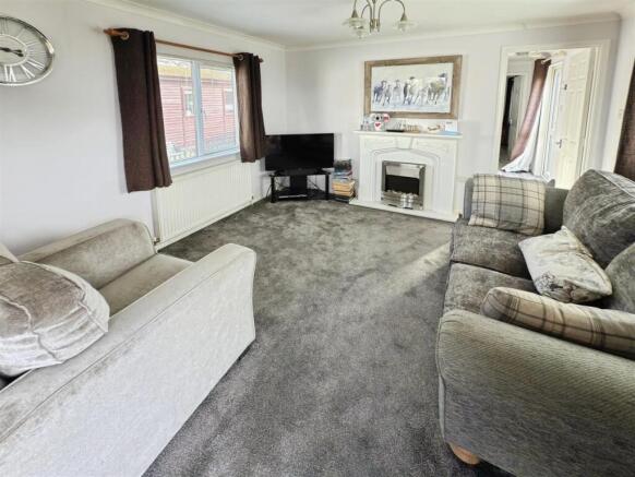 ec41c4ca-LOUNGE 20AREA.jpg